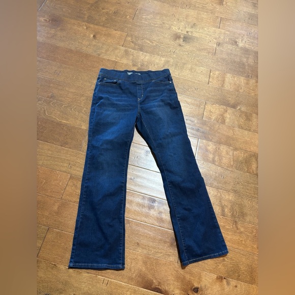 Signature gold Levi Strauss total shaping  pull on  women's size medium 32x32 - Picture 1 of 6